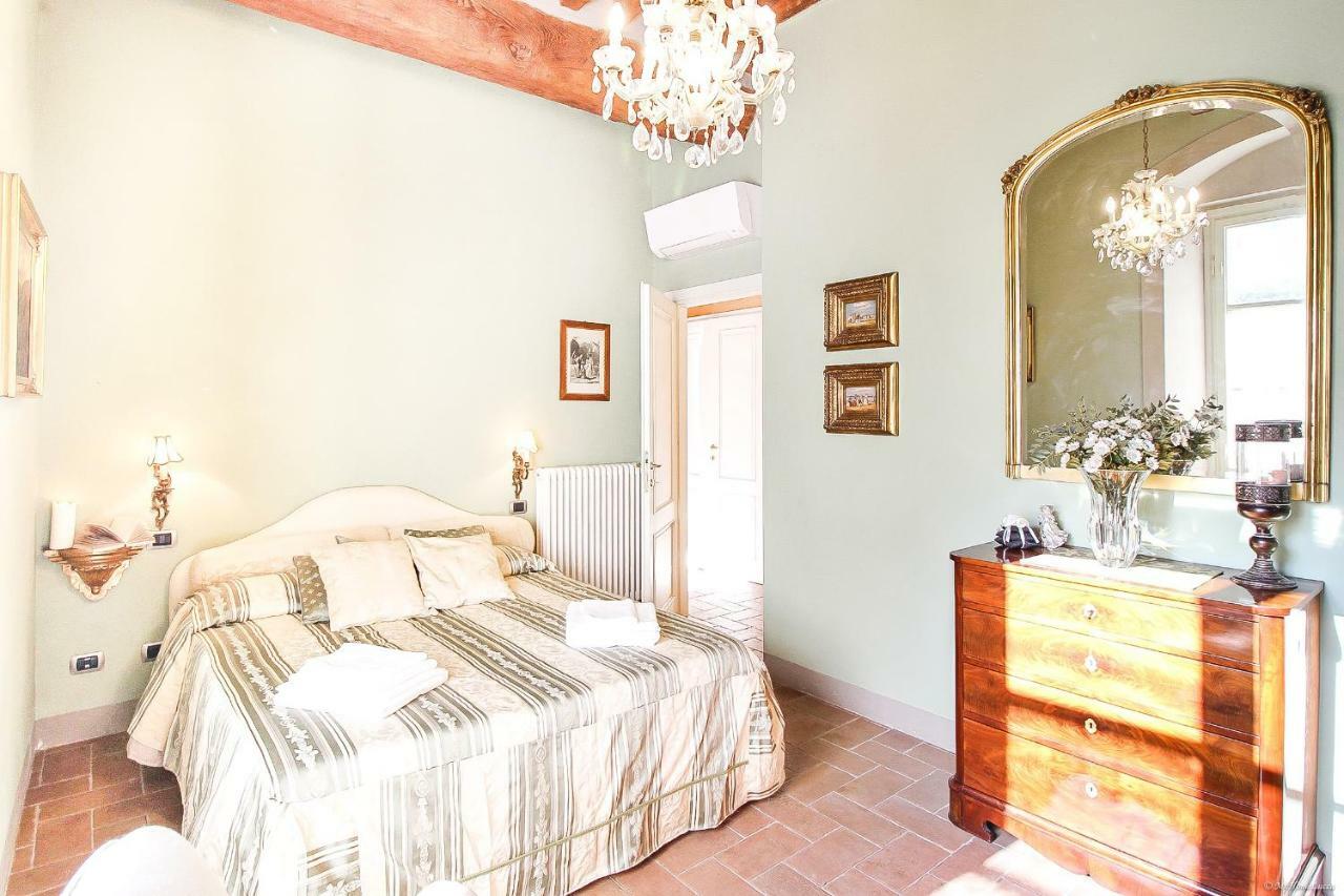 Apartment Guinigi With Private Courtyard Lucca Eksteriør billede